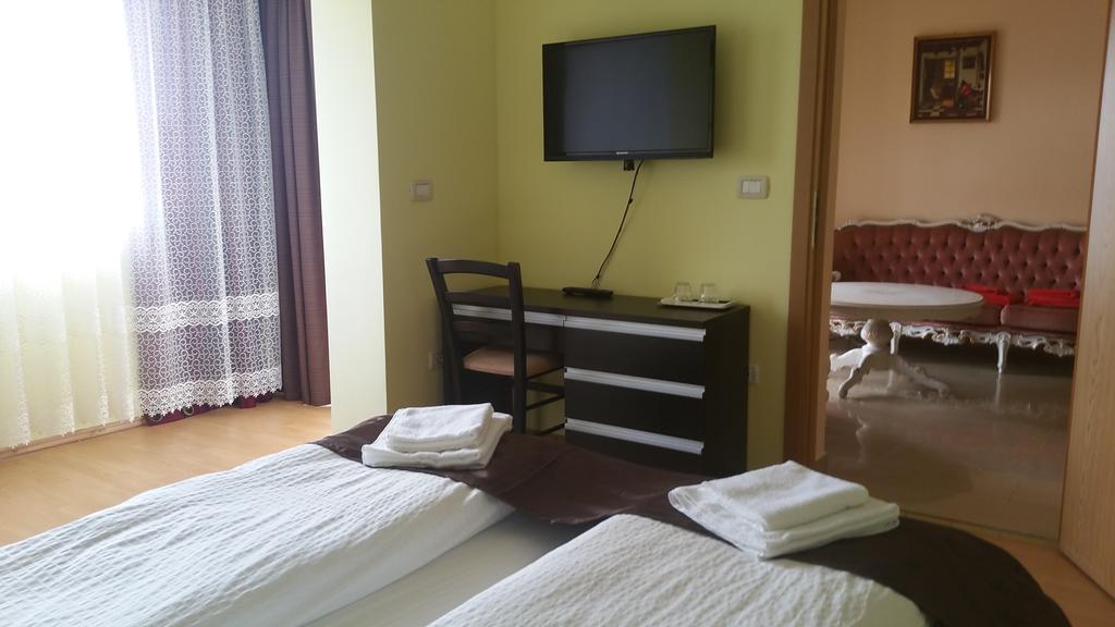 Family Pension Arad Zewnętrze zdjęcie